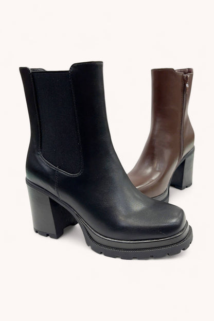 Black Dahlia Chelsea Boot