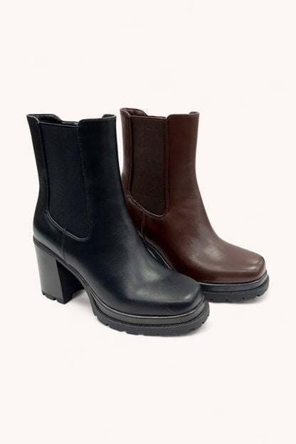 Black Dahlia Chelsea Boot