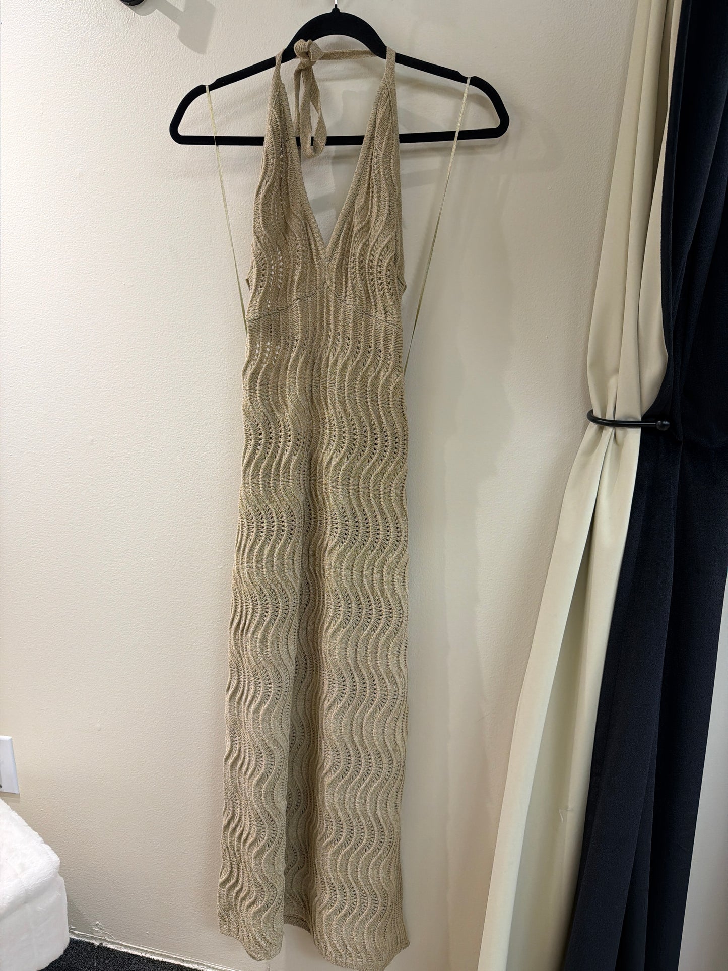 Wavy Open Back Knit Midi Dress