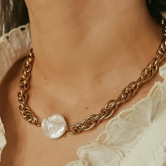 Loan Necklace